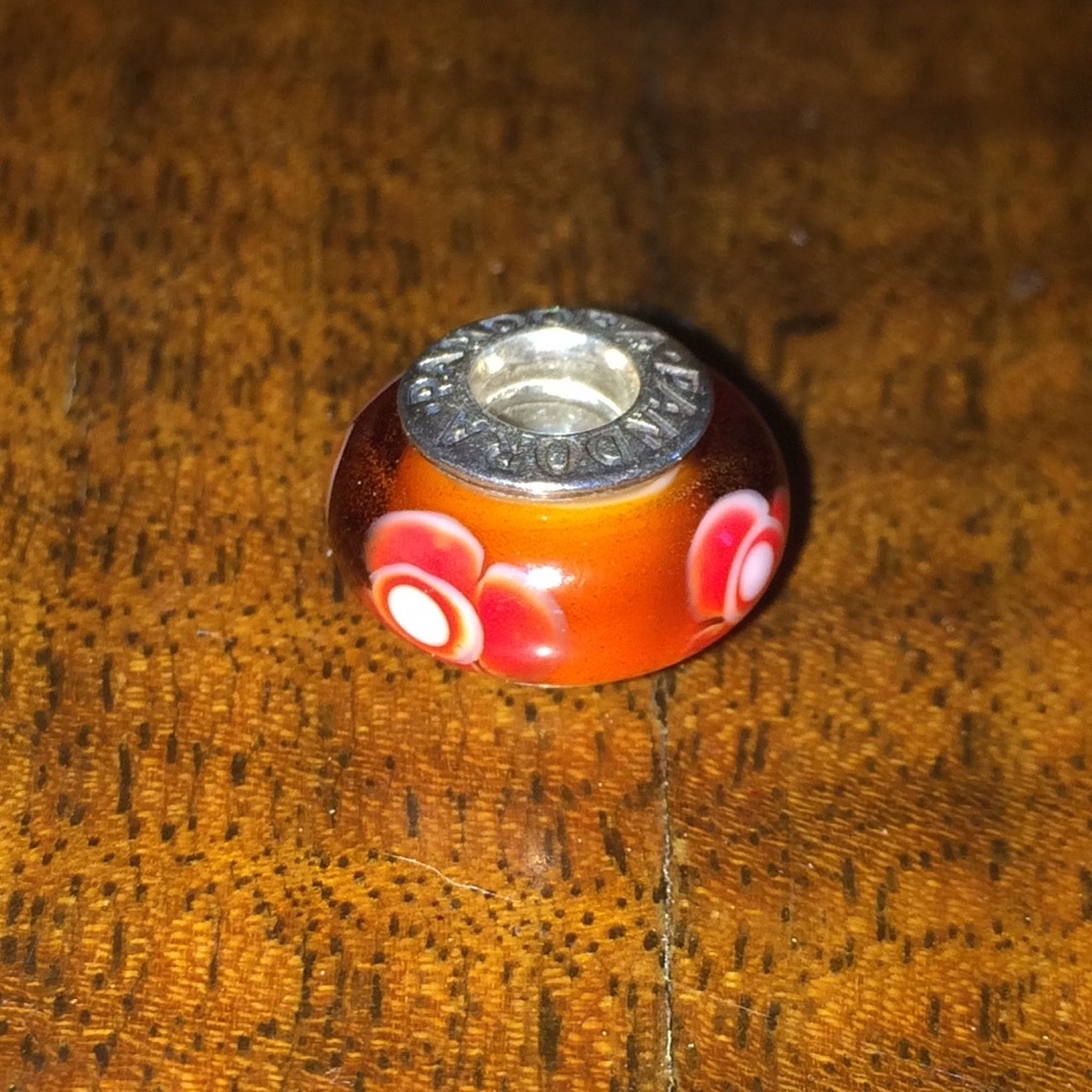 PANDORA GLASS CHARM